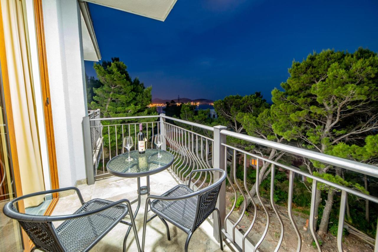 Green Pino Seaview Studios Bar Exterior foto